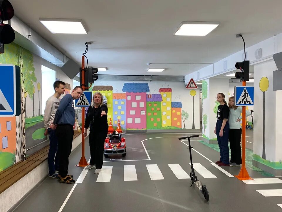 медицинский центр юрга. Leaderland детский интеллектуальный центр. автогородок. до 16-ти детский омск комарова. автогородок с дорожными знаками.