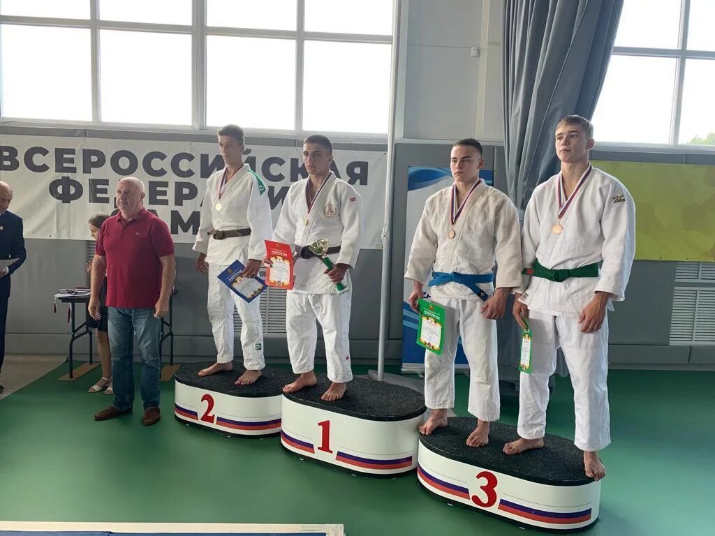 Школа елецкой борьбы хмелинец. Смотреть книги о джиу джитсу. Зал. Боксерский зал. Хмелинец елецкого района школа борьбы.