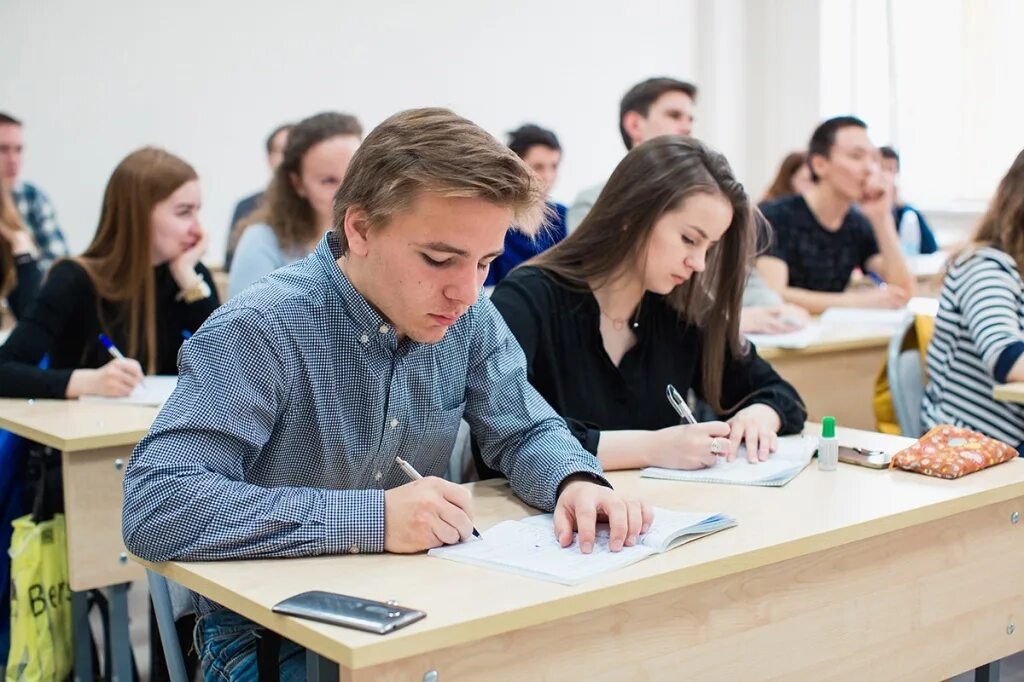 Подготовка абитуриента. Поступление в вуз. Поступление в техникум. Поступление в вуз абитуриент. Студенты абитуриенты.