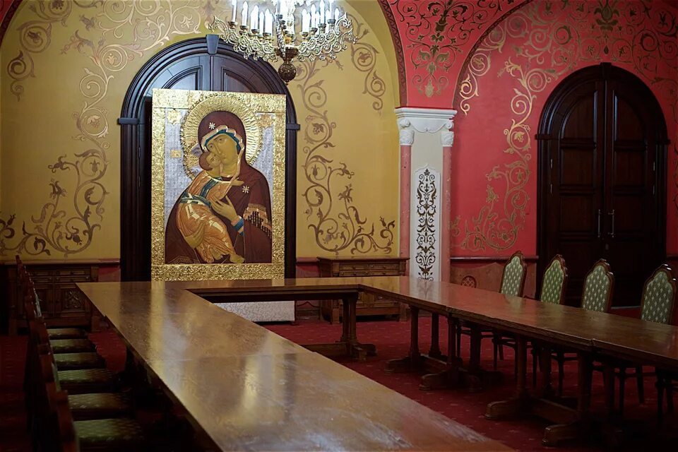 Трапезная храма христа спасителя. Трапезные палаты храма христа спасителя. трапезная в храме христа спасителя в москве. трапезная палата зала церковных соборов храма христа спасителя.