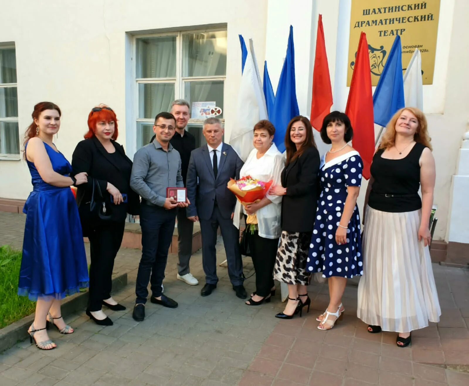 работа в г шахты. горловецкий михаил леонидович. работа в г шахты. директор завода рэмз г. мфц шахты город будущего.