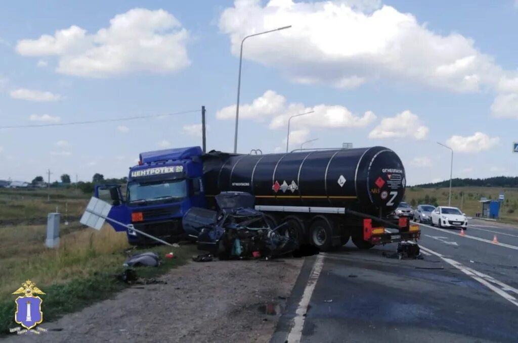 ДТП В Ульяновской области. ДТП БМВ И бензовоз Солнечногорск.