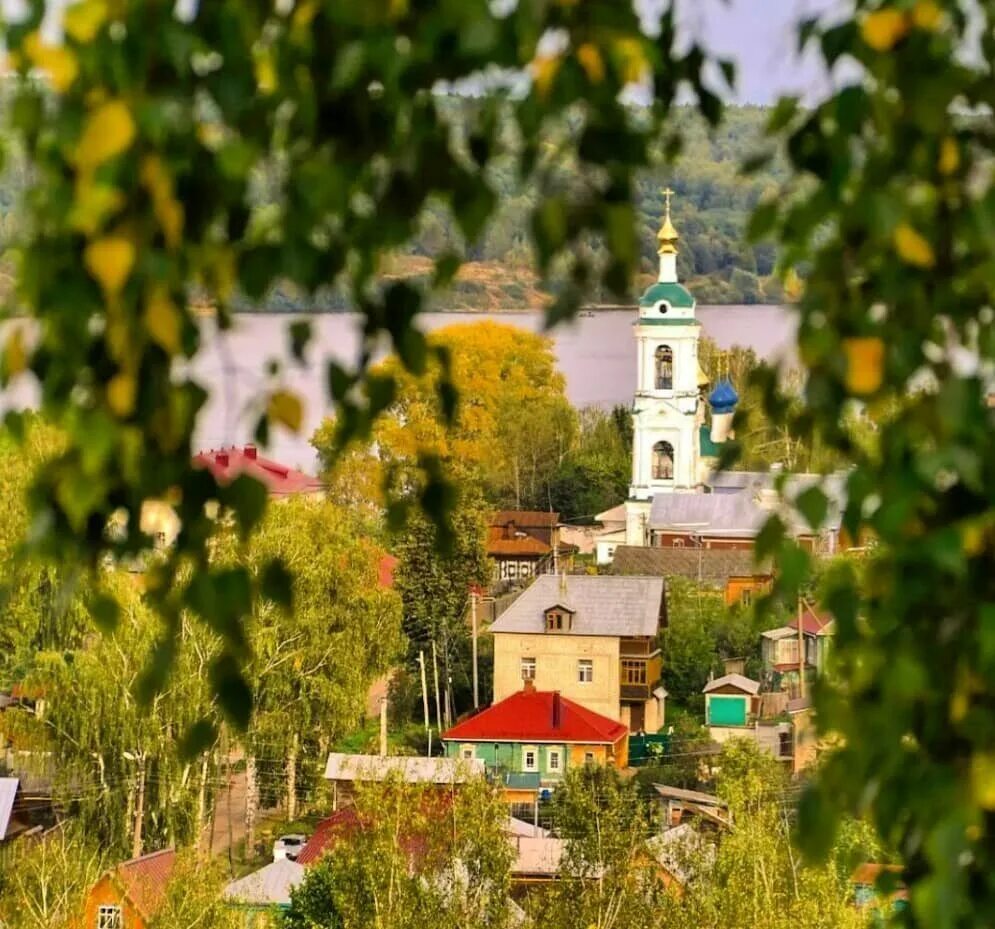 Сайт малые города ивановская область. Плёс город. Троицкая Церковь Плес. Г Плес Ивановской области. Плёс город золотого.