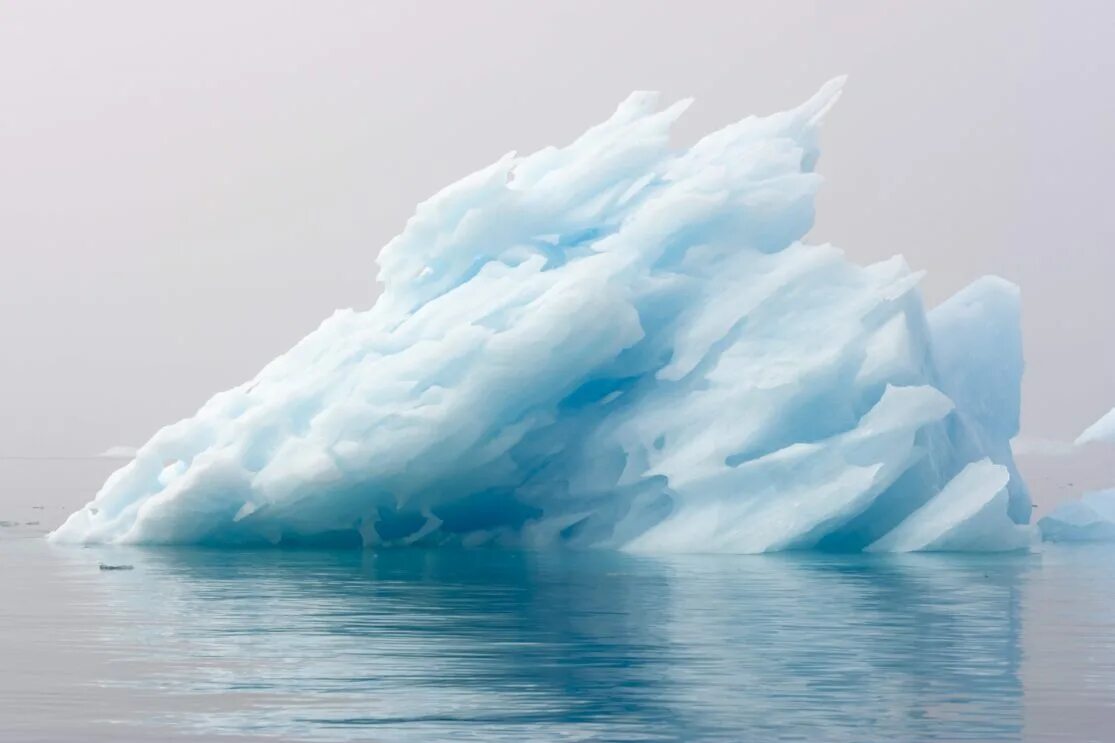 Таяние ледников метан. Выброс метана на Байкале. Метан на Байкале. Почему лёд голубой в Арктике. Back ice