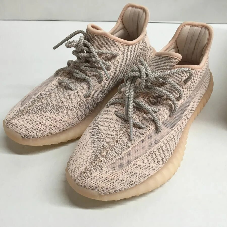 Изи буст би изи. Adidas ИЗИ буст 350. Adidas Yeezy Boost 350 v2. Adidas Yееzy Boost 350. Adidas Yeezy Boost 350 расцветки.