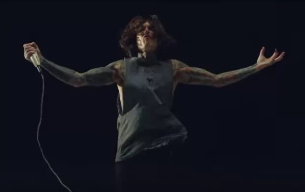 Bring me the horizon throne. Группа bring me the Horizon Throne. Throne bring me the Horizon Жанр. Bring me the Horizon Throne кадры. Bring me to Horizon Throne on Guitar.