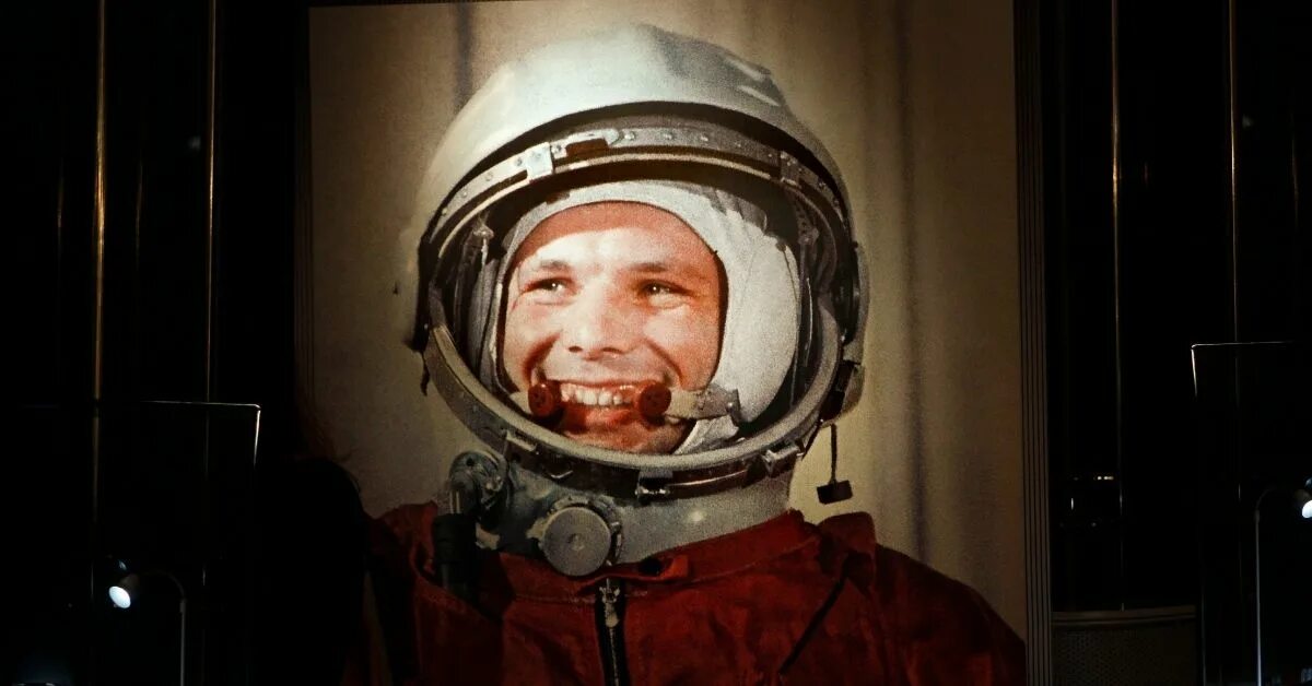 отзывы gagarin. отзывы gagarin. гагарин юрий алексеевич d hftnt. юрий гагарин в скафандре. отзывы gagarin.