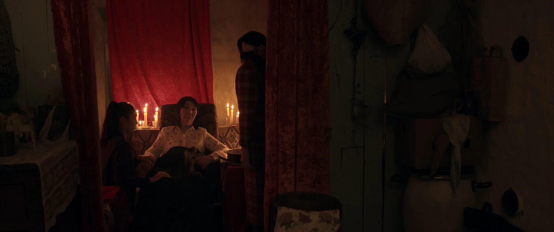 Сэттээх сир якутский фильм. Проклятие ведьмы фильм 2021. Проклятая земля фильм 2016. Проклятая земля фильм 1996. Проклятие земля проклятых.