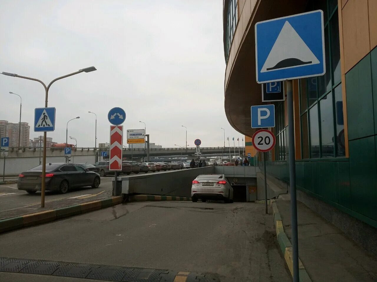 тц рио дмитровка парковка. планета уфа энтузиастов парковка. подземная парковка рио дмитровка. парковка около эль рио самара. парковка рио дмитровка.