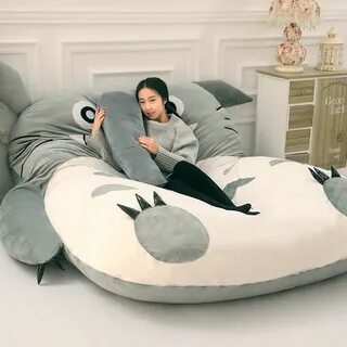 Мягкие кровати подушки