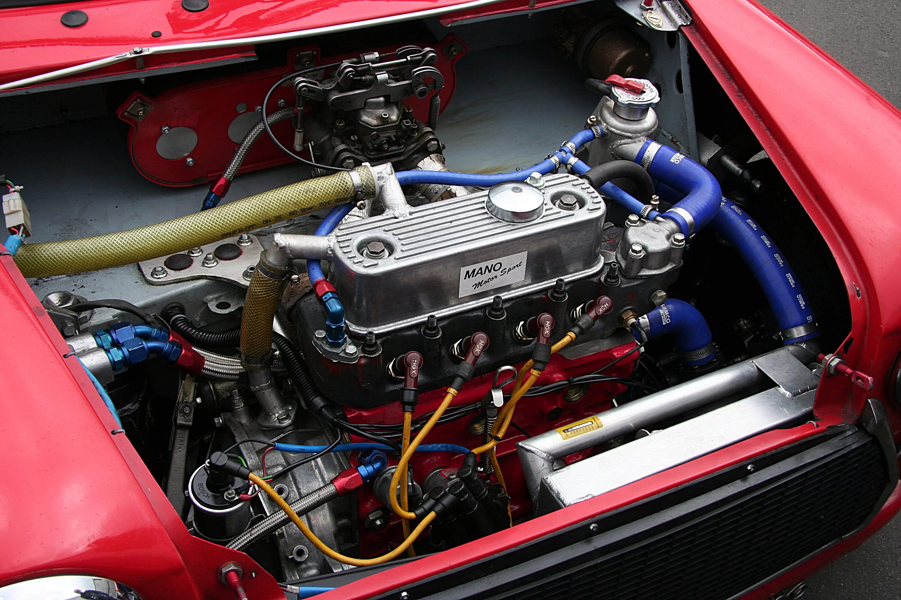 Какой двигатель в мини. Mini Cooper 1960 мотор. Austin Mini 1.1 двигатель. Austin Mini Cooper 1964 ДВС. Mini Cooper k20 engine.