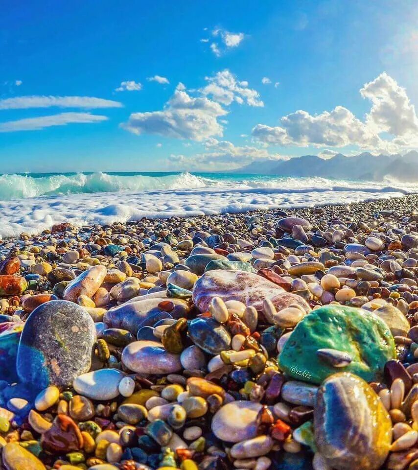 Байкал стеклянный пляж. Уссурийский залив бухта стеклянная. Форт брэгг калифорния пляж. Стеклянный пляж, форт-брэгг, калифорния. Уссурийский залив бухта стеклянная во владивостоке.