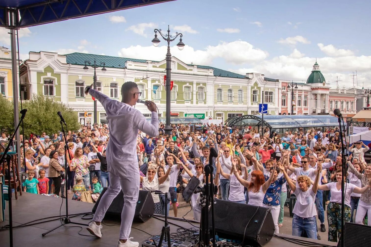 Культурные мероприятия в санкт. Фестиваль Омск. День города Омск. Фестивали города Омск. С праздником день города Омск.