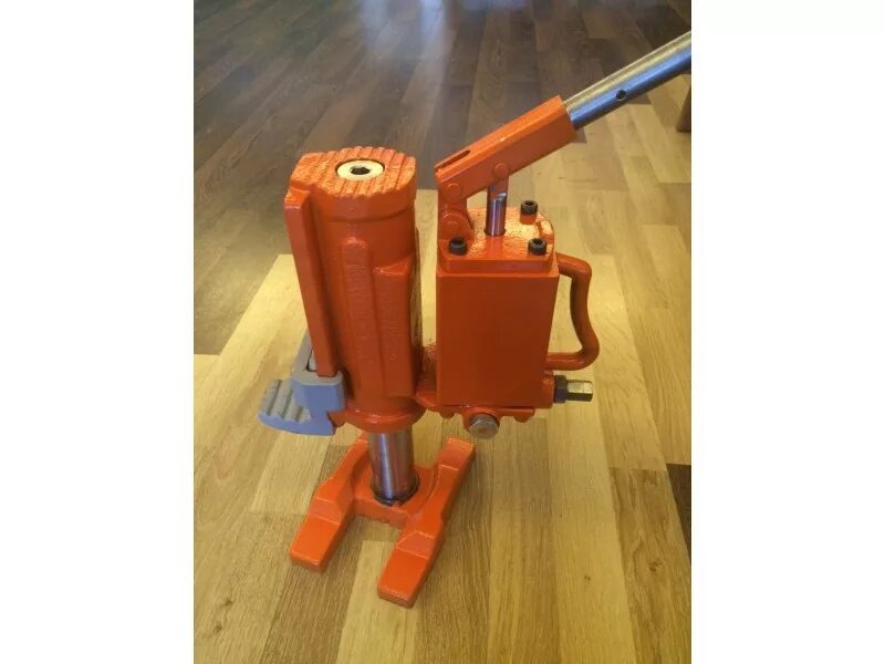 Домкрат гидравлический с подхватом. Зацепной домкрат 20т. Домкрат зацепной низкоподхватный 5т. Гидравлический низкоподхватный домкрат да20-160пн. Домкрат гидравлический hm-150 с низким подхватом.