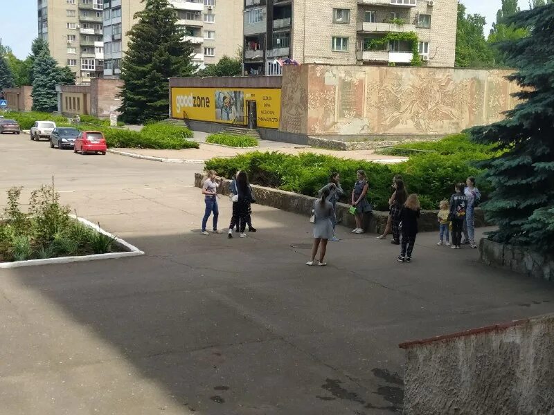 Украина военные углегорская тэс. Светлодарск донецкая область фото города. Светлодарск фото набережной. Светлодарск больница. Украина город светлодарск.