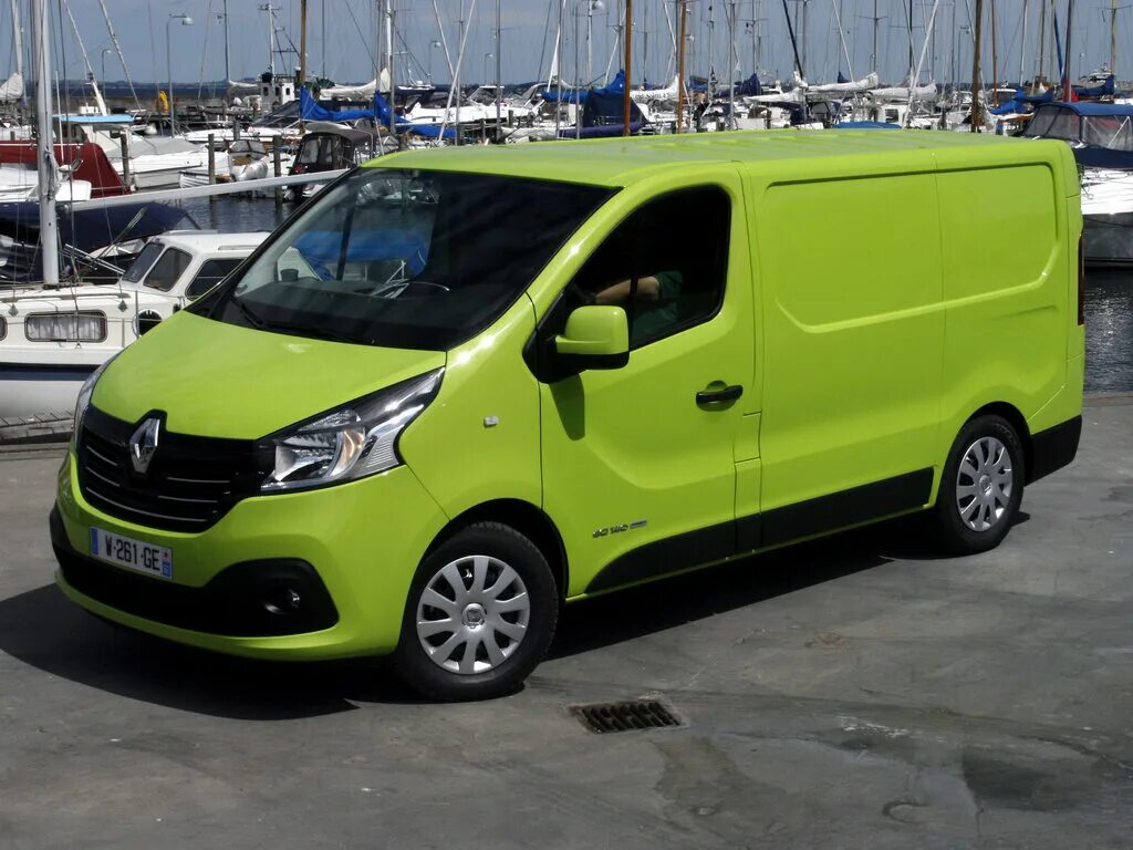 Renault trafic ii рестайлинг. Рено трафик. Renault trafic автомобили renault. Renault trafic 2014. Рено трафик 1.