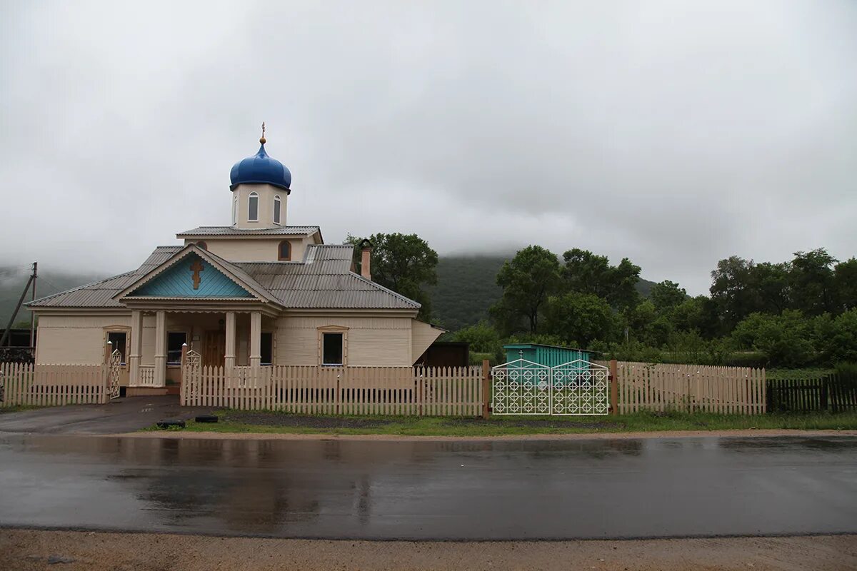 Погода анучино. Анучино Приморский край. Село Анучино Приморский край. Анучино Приморский край Церковь Покрова Пресвятой Богородицы. Село Анучино Анучинского района.