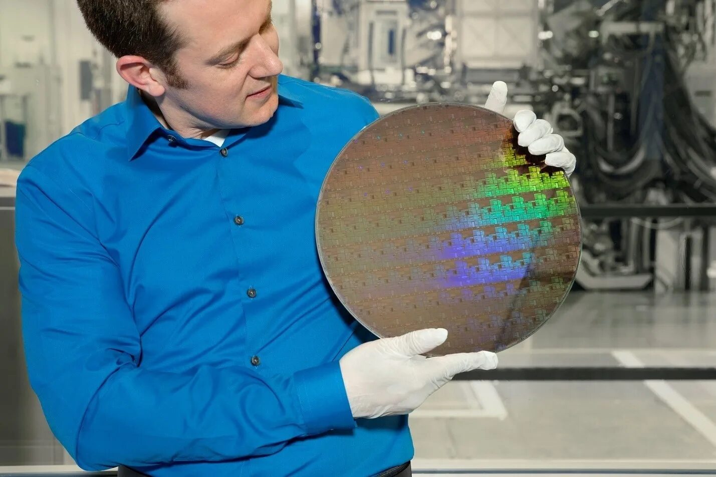 Монокристалл кремния. Чип 5 нанометров. Кремниевый микрочип. Самый большой процессор. Кристалл (микроэлектроника).