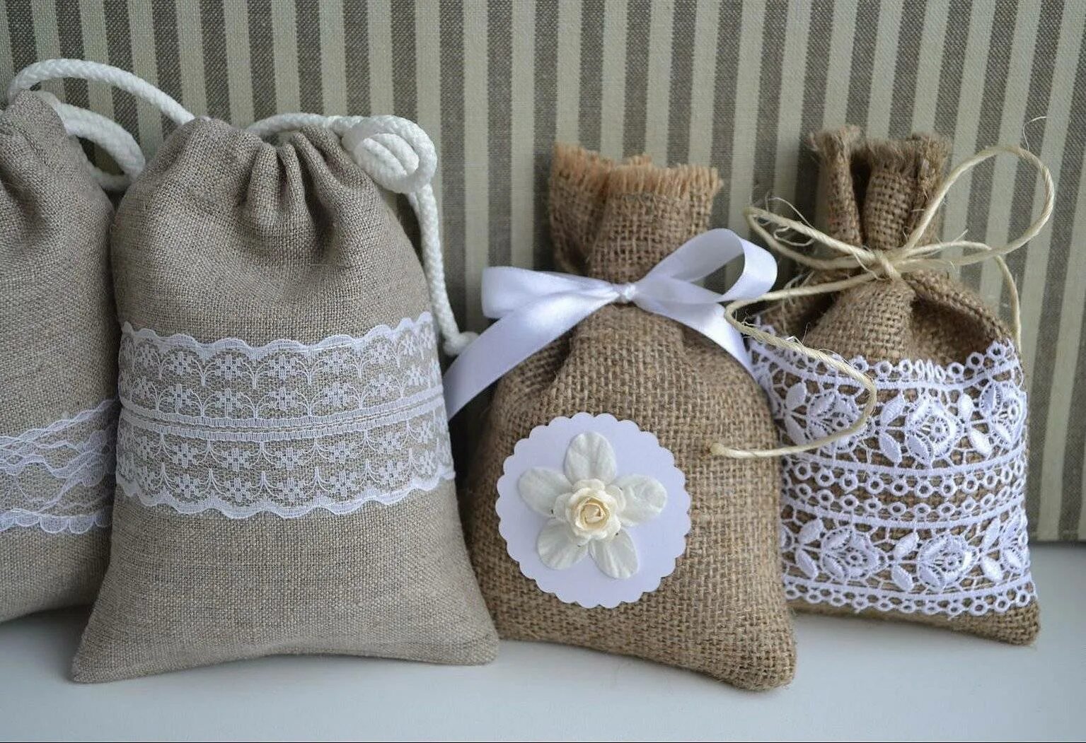 Необычное рукоделие. Кухонные мелочи из ткани. Изделия из текстильных тканей. Рукоделие. Необычные диванные подушки.