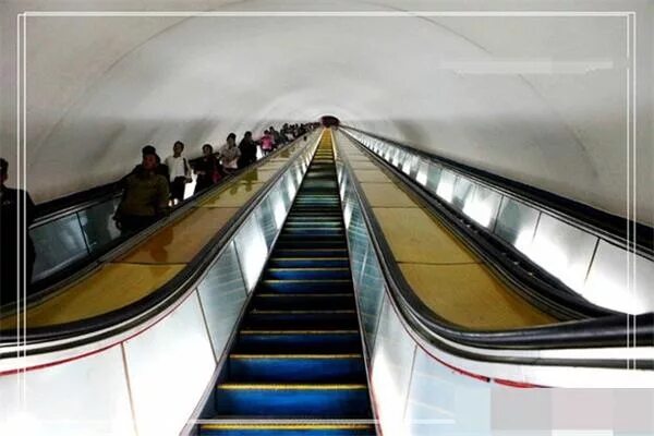 Сами глубоки метро. Глубокое метро в мире. Самая глубокая станция метрополитена в мире. Самая глублка станция метро в мир. Глубина метро в мире.