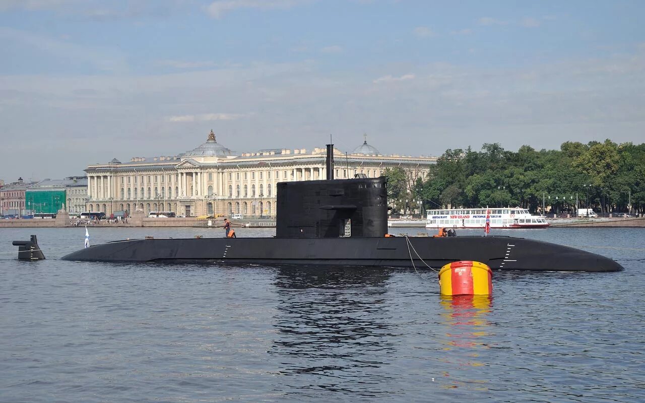 Пл видео. Неатомная подводная лодка Санкт-Петербург.