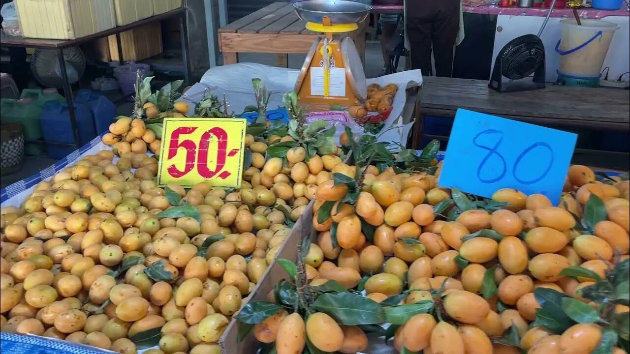 Манго тайланд. Манго паттайя. Манго паттайя. Рынок фруктов в тайланде. Манго паттайя.