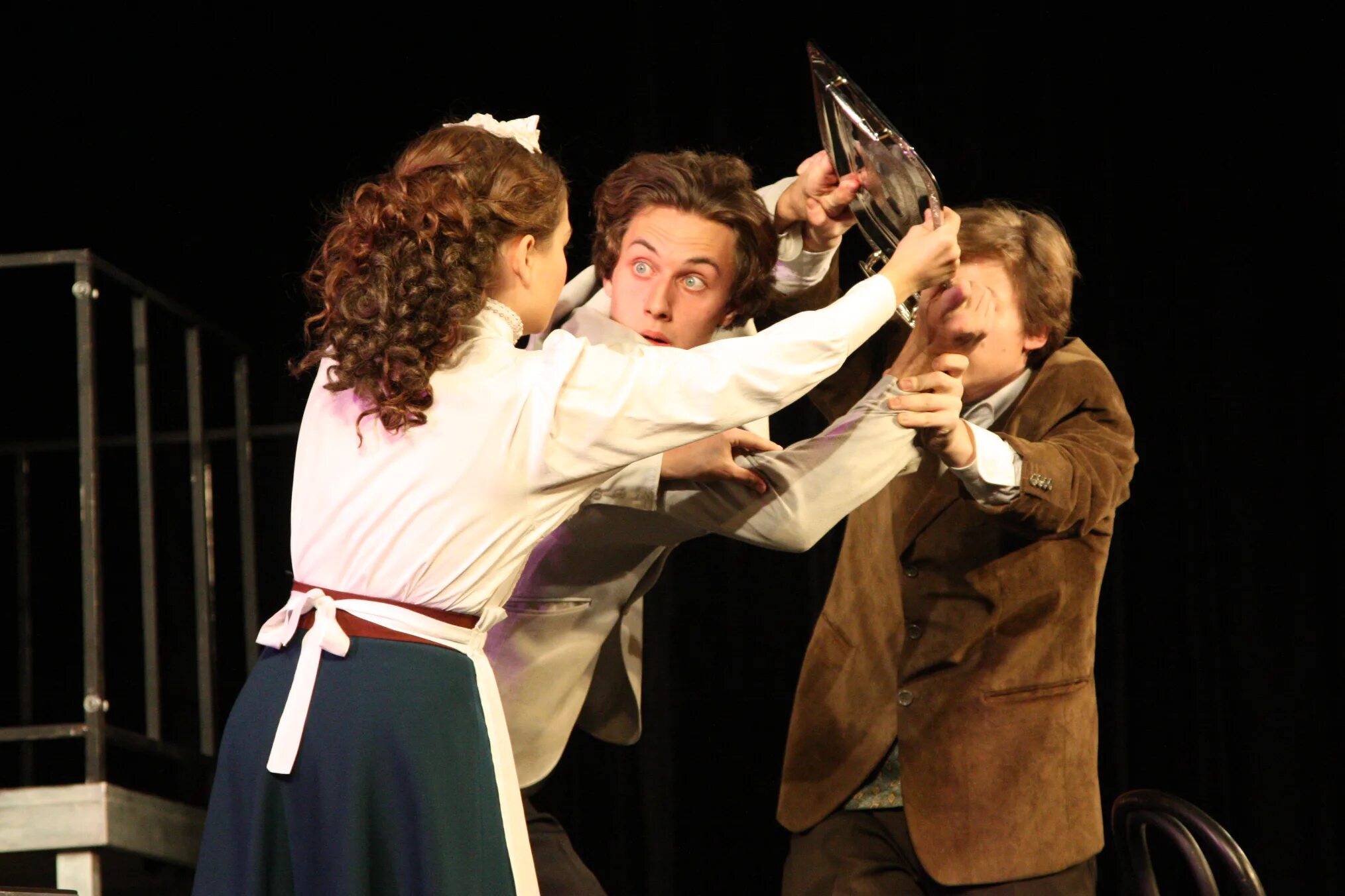 Сайт театр щепенко. Сайт театр щепенко. Театр русской драмы михаила щепенко. Куликово поле шмелев московский театр русской драмы «камерная сцена». Зал театра русской драмы щепенко.