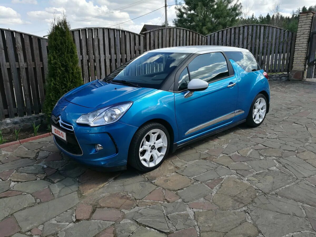Citroen цвета. Ситроен хэтчбек ds4. Citroen хэтчбек 3-х дверный. Citroen цвета. Ситроен дс 4 черный.