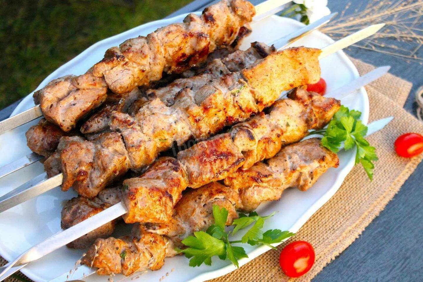Шашлык из курицы на кефире. Шашлык. шашлык из свинины. шашлык на кефире. шашлык на кефире из свинины.