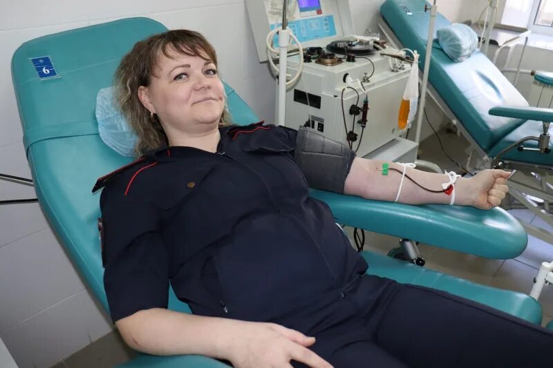 Донорство тюмень. День донора. Всероссийский день донора. Российские военнослужащие сдают кровь для тяжелобольных. Фото донор работник.