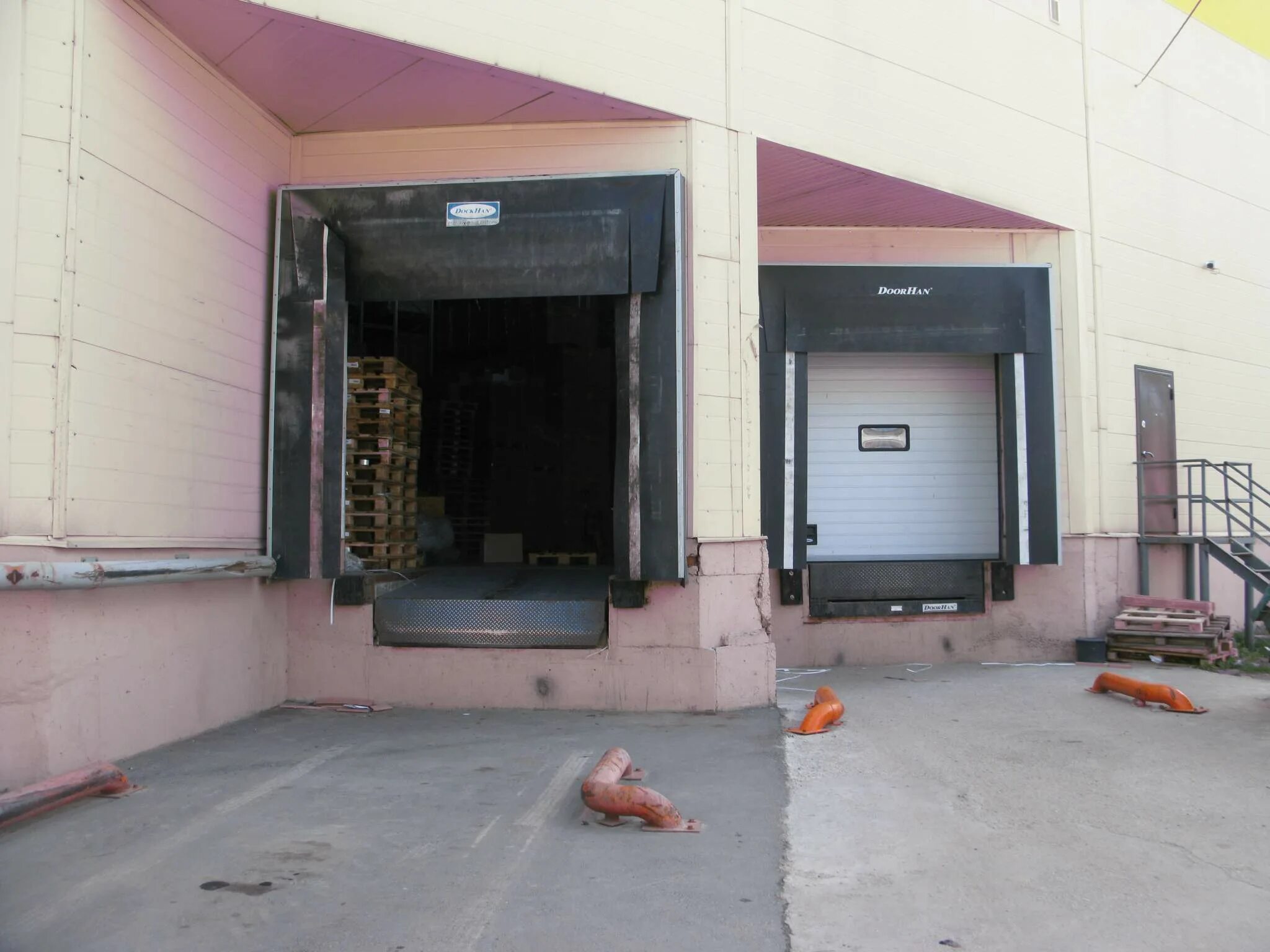 сдать помещения в домодедова. снять помещение в домодедово. снять помещение в домодедово. бизнес центр орел домодедово. магазин 100м2.