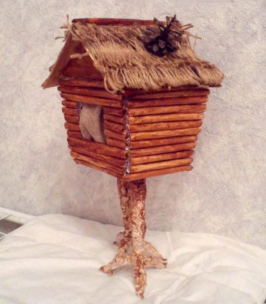 домик бабы яги из природного материала. как сделать ноги избушки. поделка избушка. домик на курьих ножках. избушка на курьих ножках.