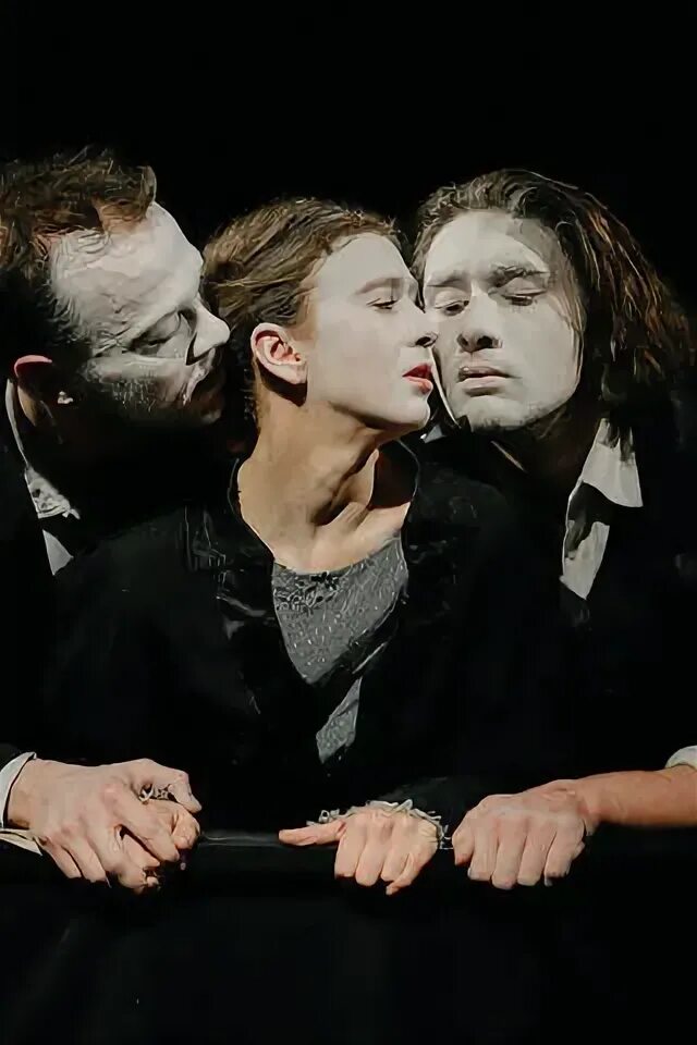 Сергей женовач театральный режиссёр. Трухин гамлет. Козинцев. Гамлет режиссер. Гамлет режиссер.