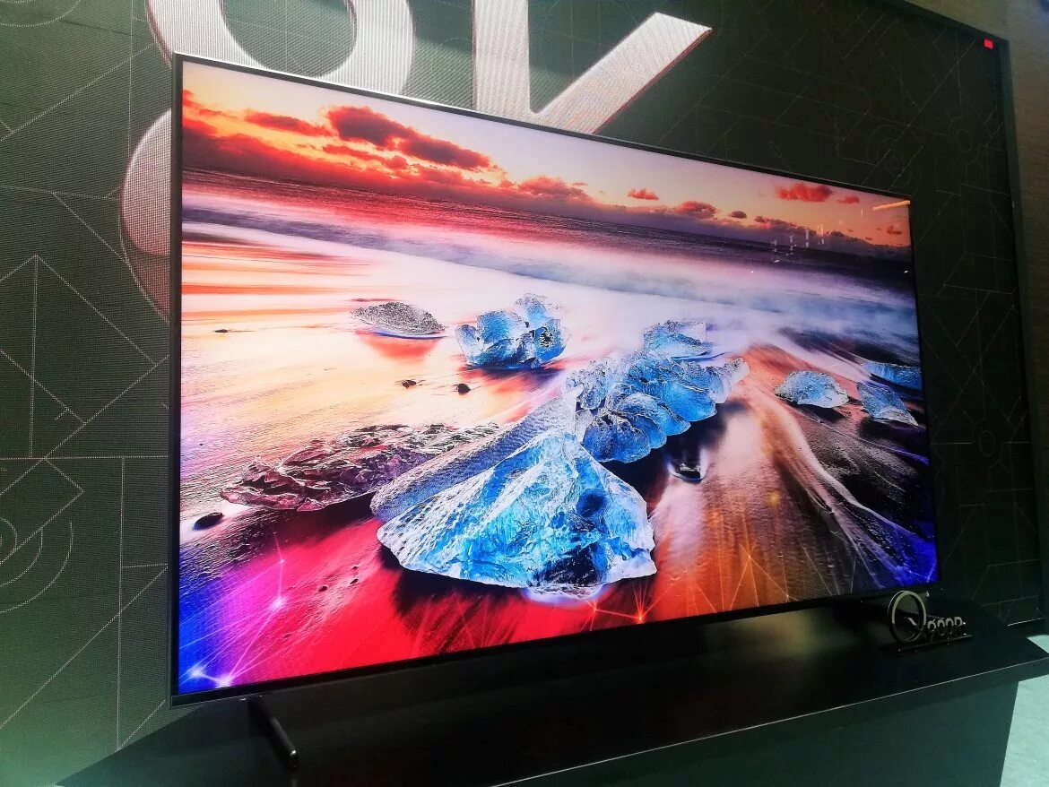 Телевизор qled цены. Samsung QLED 2022. Телевизор Samsung Neo QLED 8k. Samsung Neo QLED 8k Gold. Samsung QLED TV 8k 2022.