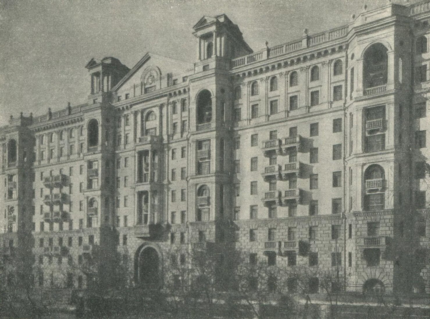 сталинский неоклассицизм московские ворота. архиерейский двор (вологда). архиерейский дом вологодского кремля. архиерейское подворье вологда. архиерейский двор вологодский кремль.