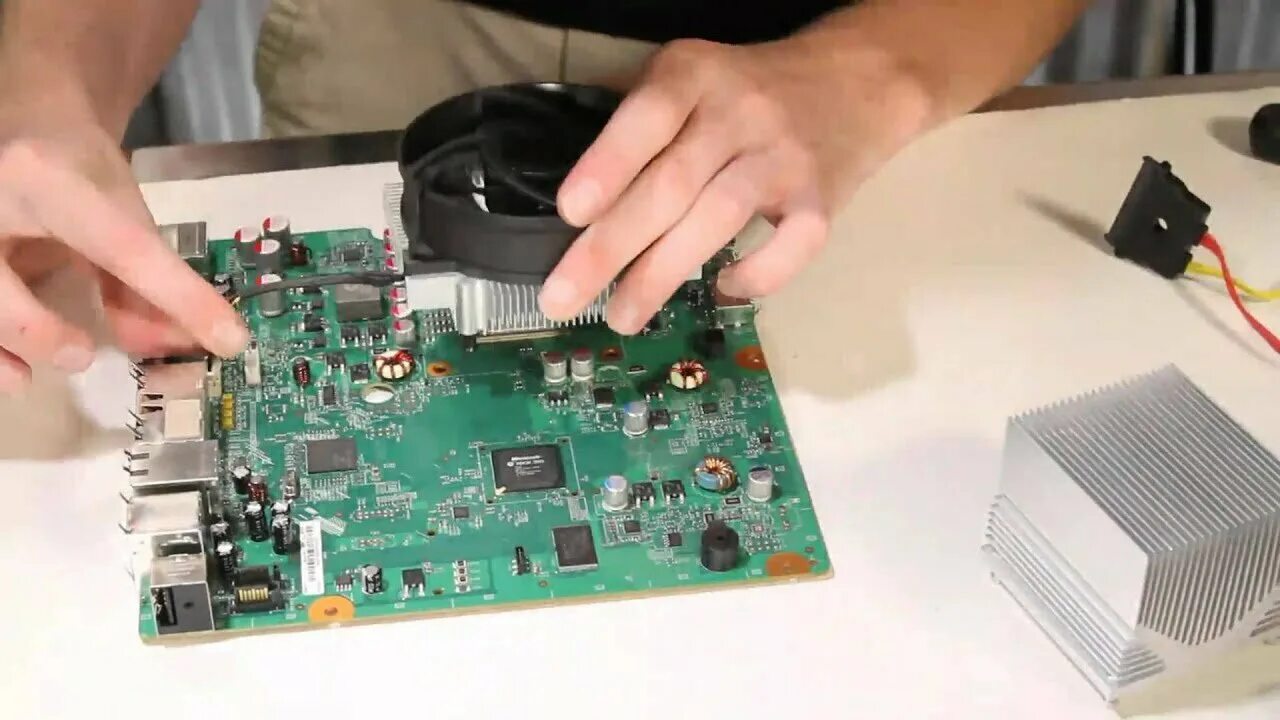 Сервисный центр xbox undefined. Xbox 360 slim. xbox 360 fat motherboard. плата xbox 360. xbox 360 motherboard pinout.