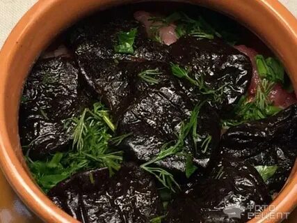 Мясо в горшочках с черносливом