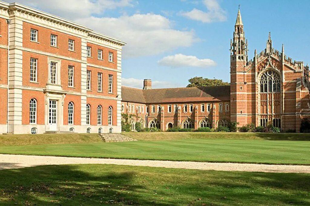 Английский колледж 4. Radley College Оксфорд это. Винчестер колледж в Англии ученики. Бординг школа в Англии. Абингдон (Англия).