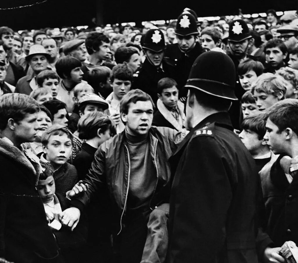 Футбольные хулиганы Англия 90. Английский хулиганы old School. Football Casual Hooligans. Британские хулиганы кожаная куртка. Известные хулиганы