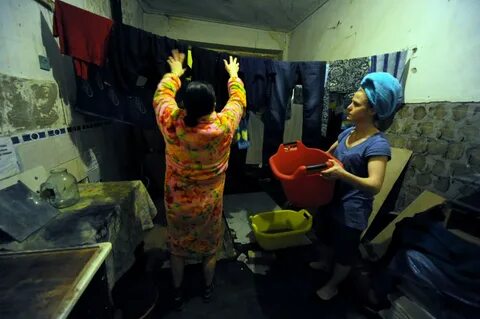 Курят в коммуналке