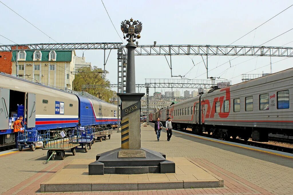 Транссибирская магистраль омск. Омск вокзал жд пути. Вокзал омске жд вокзал. Транссиб новосибирск. Транссиб омск.