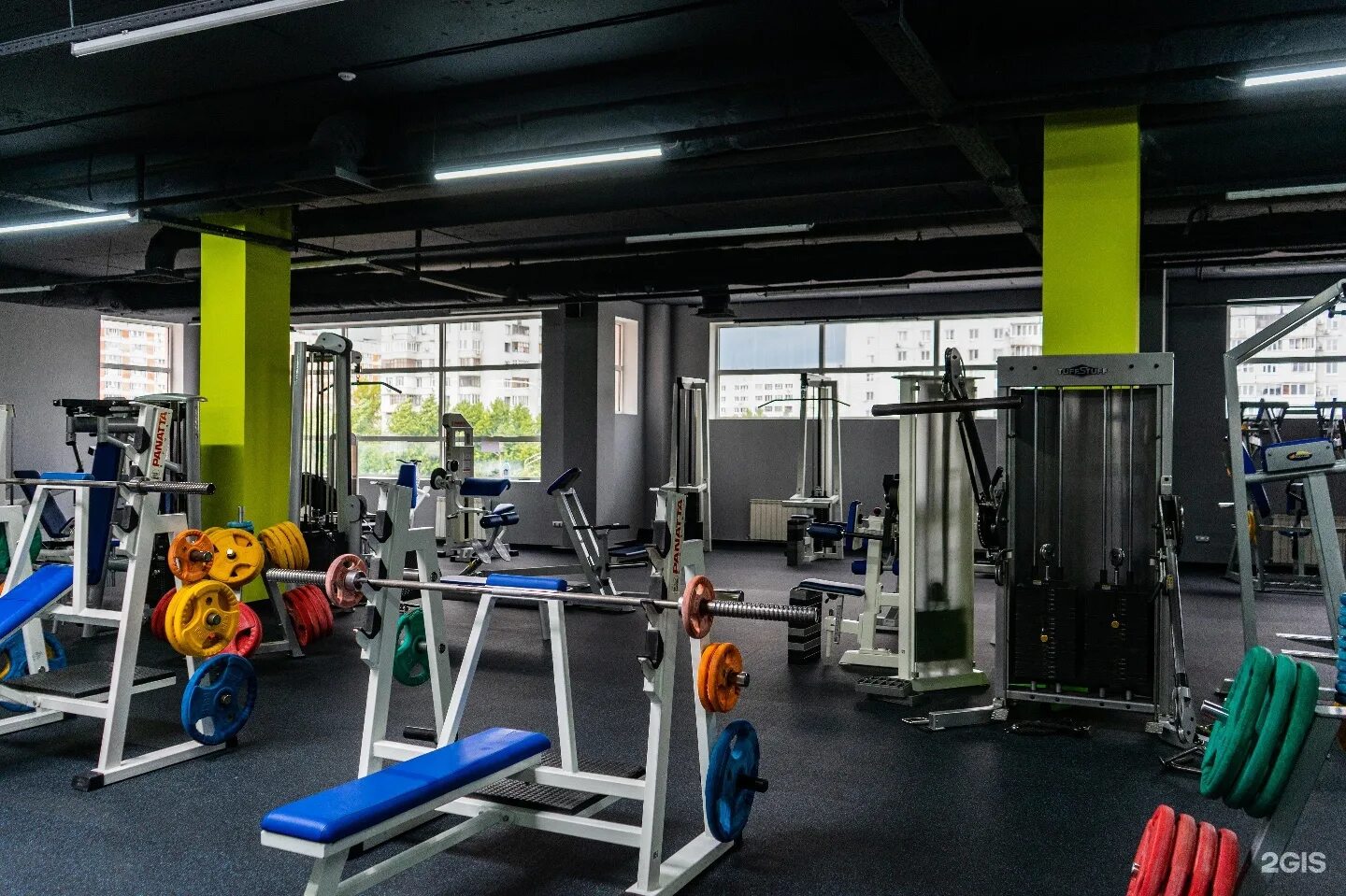 Акимбо 69. Максимус казань. Метро фитнес уфа иремель. Метро фитнес казань проспект победы 90а. Акимбо амирхана 101.