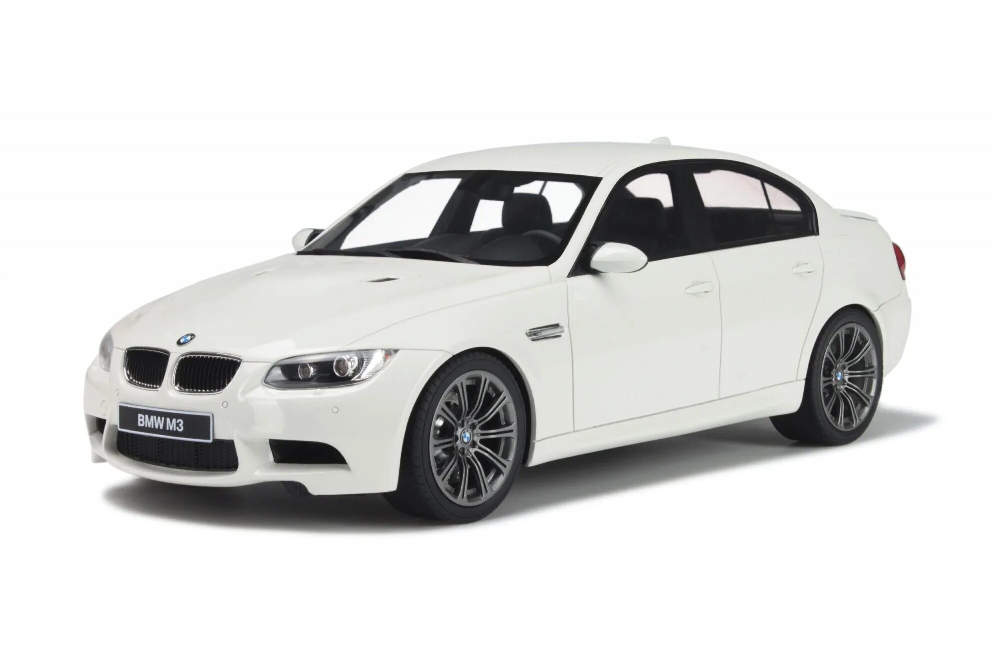 BMW 3 e90 White. BMW e90 1:24. BMW m3 e90 белый. BMW e90 1:18.