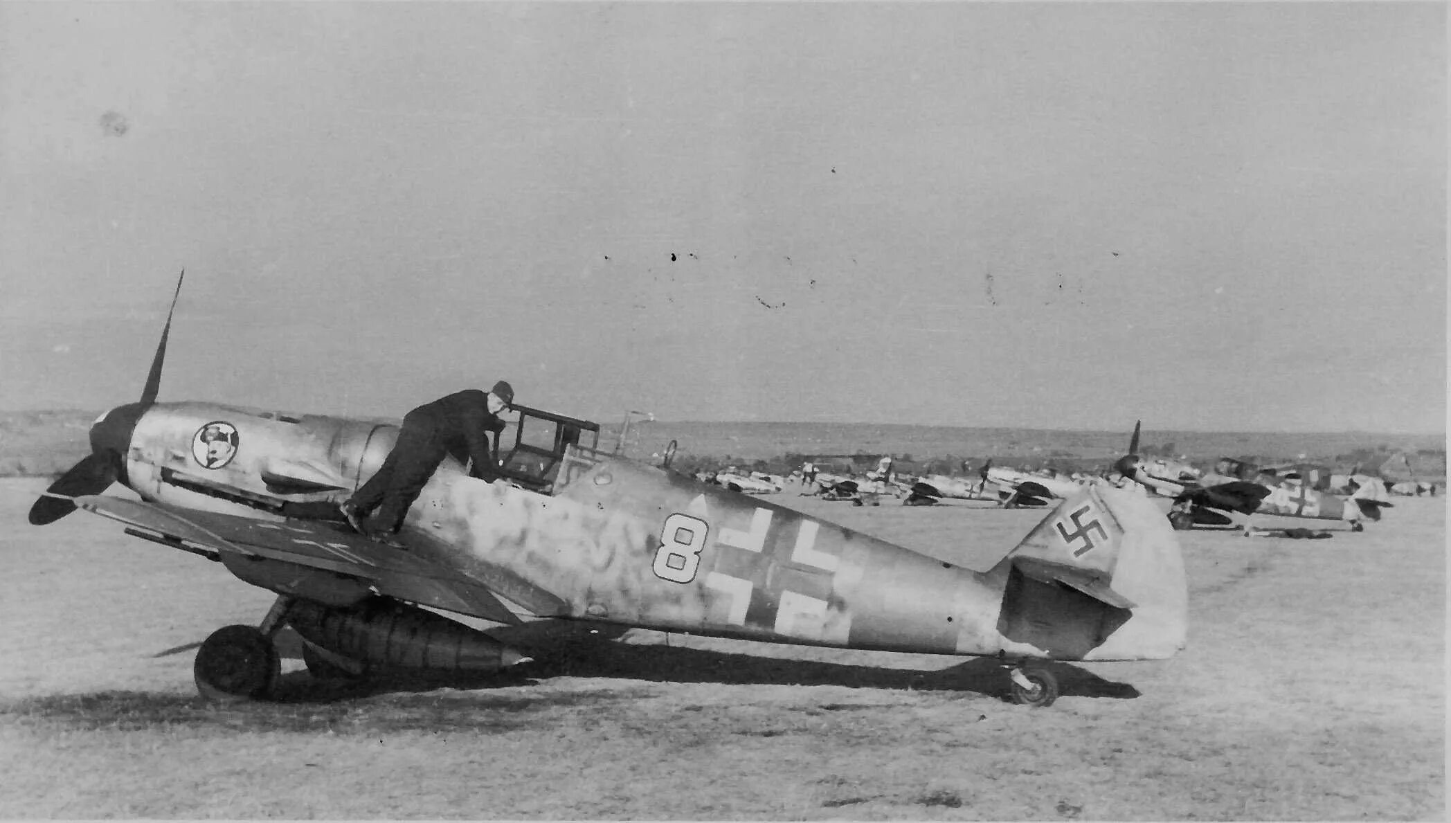 Bf-109g-6 JG 300. Мессершмитт БФ 109 g6. Самолёт Мессершмитт 109 на Восточном фронте. Ме-109g jg3 jg52. Трехсотый часть 109