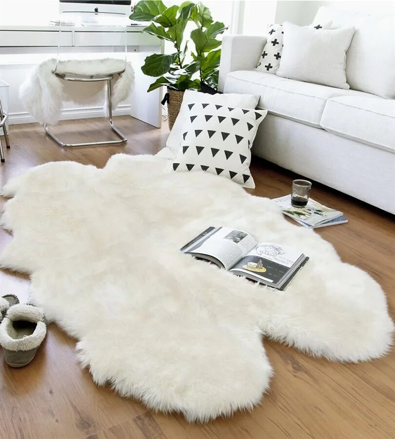 Ковер из овчины. Коврик лудде икеа. Коврик из овечьей шкуры. Овечья шкура в интерьере. Ковер из овчины.