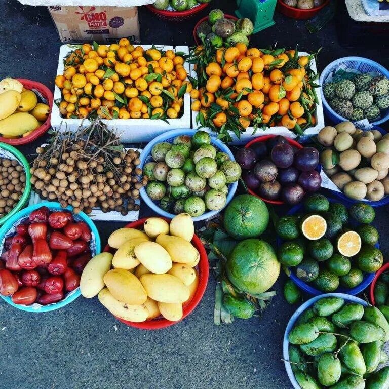 Фрукты вьетнама. Рынок фруктов во Вьетнаме. Таро фрукт во Вьетнаме. Самый дешевый фрукт во Вьетнаме. Сад с фруктами во Вьетнаме.