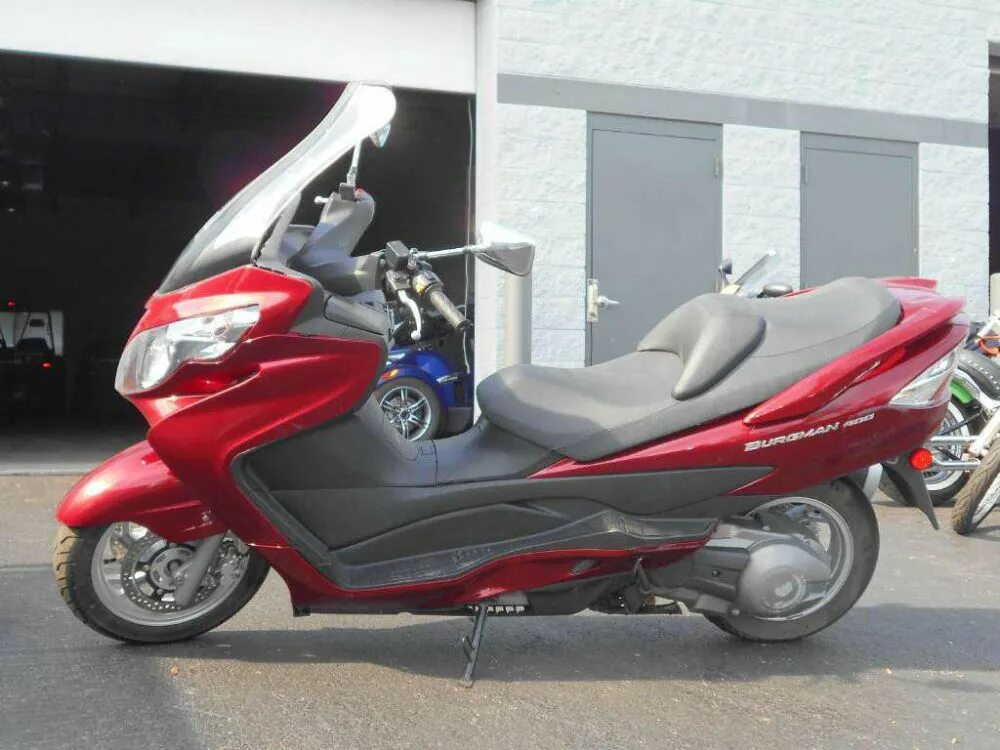 Suzuki Burgman 400 2008. Макси скутер Сузуки 400. Макси скутер 400 кубов. Скутер Сузуки 400 кубов. Скутер 400 кубов