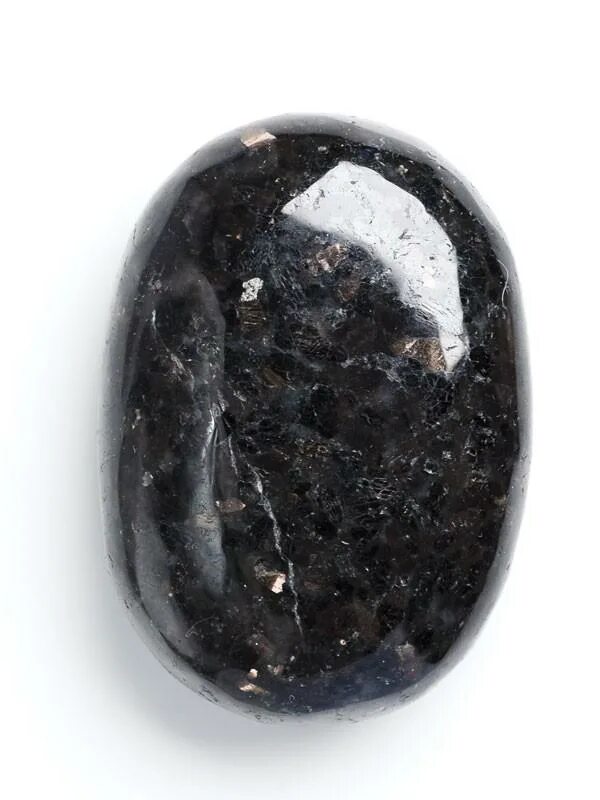 Самый черный минерал. Nuummite камень. Минералы черного цвета. Минералы чёрногоцвета. Черный блестящий минерал.
