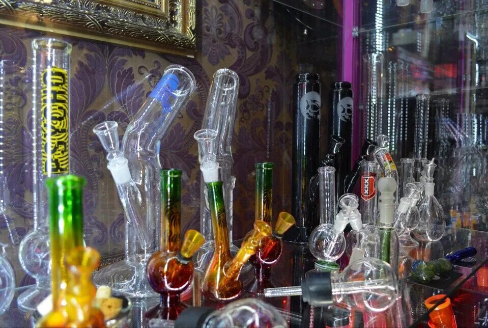 Бонга info. Расценки bongacams. Бонга геймс. Необычный бонг. Бонгамоделс.