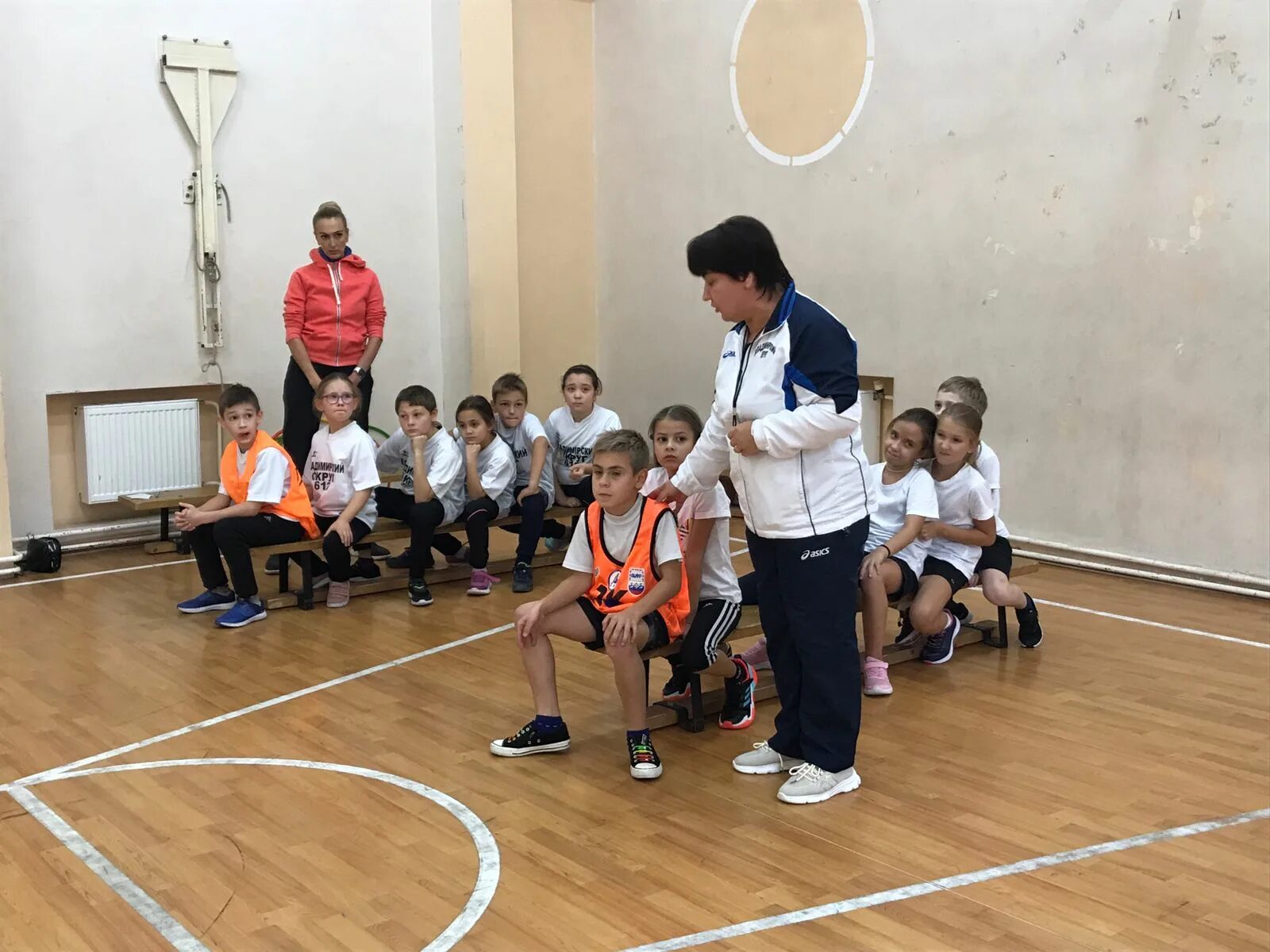 ребята принимали участие в веселых стартах